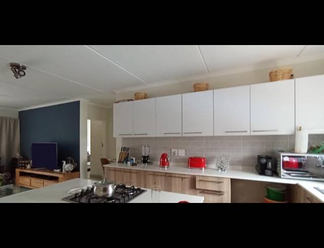 2 BEDROOM APARTMENT FOR SALE IN FOUNDERS HILL